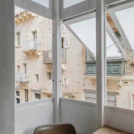 Retro Pad By Vintage Apartment Valletta